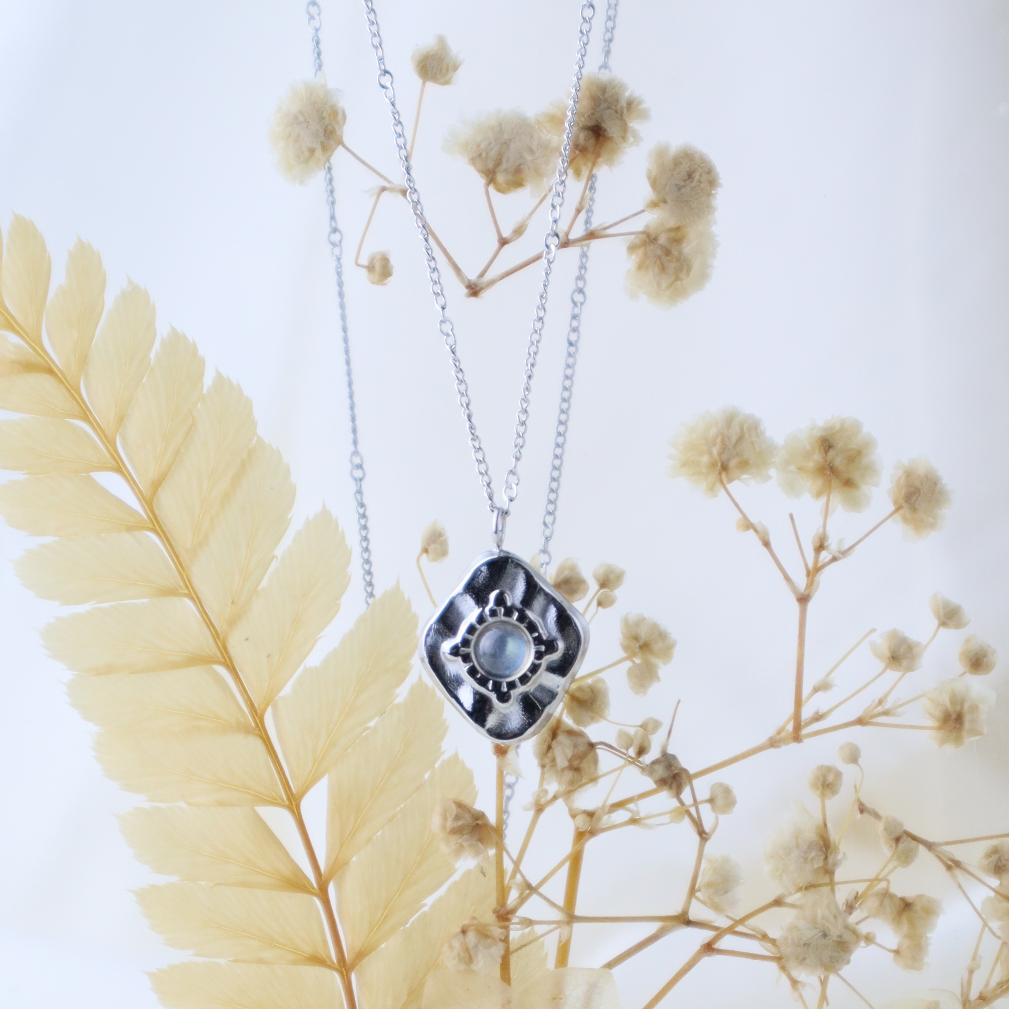 月光拉長石_花草單品情境_2000x2000