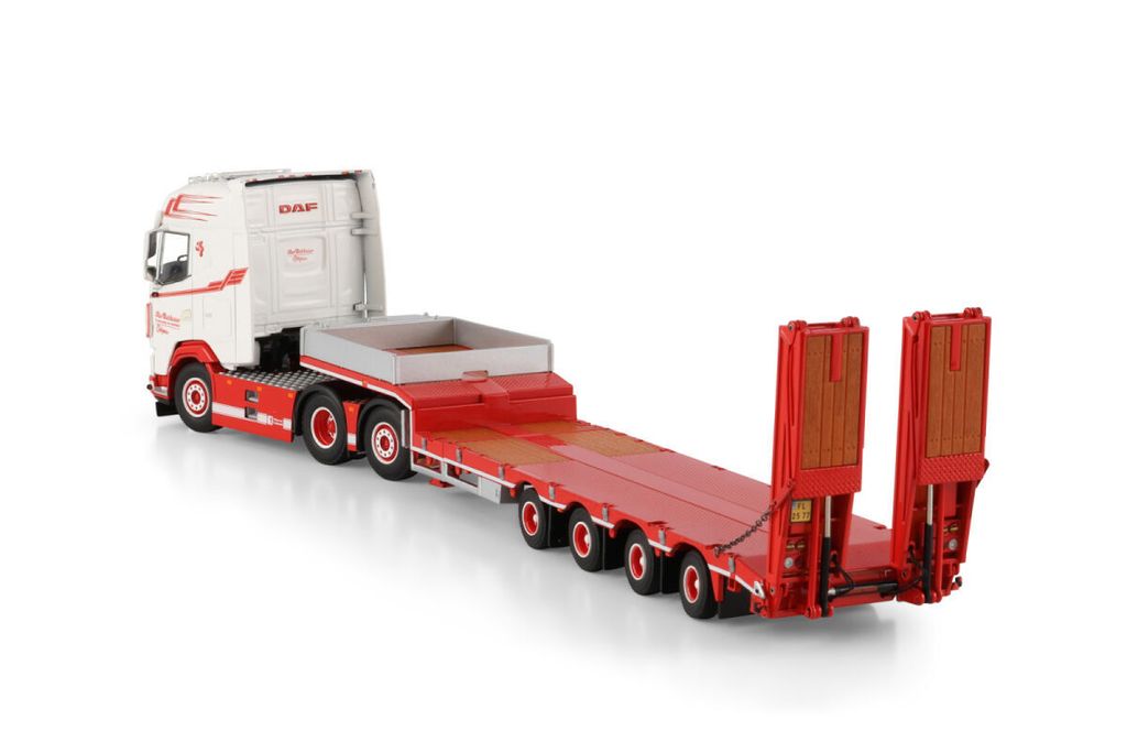 kim-christensen-daf-xg-6x2-tag-axle-sem (2)