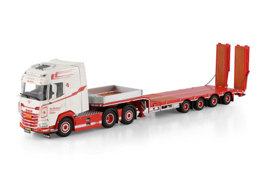 kim-christensen-daf-xg-6x2-tag-axle-sem