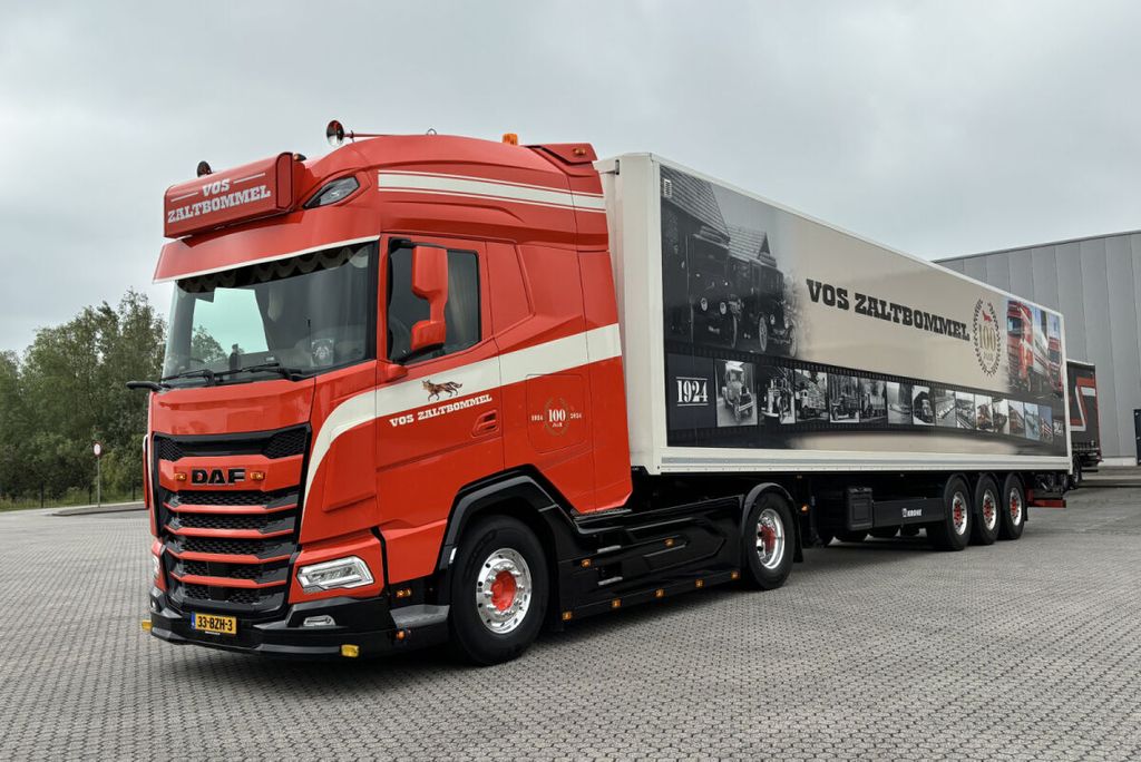 vos-zaltbommel-daf-xg-4x2-box-trailer