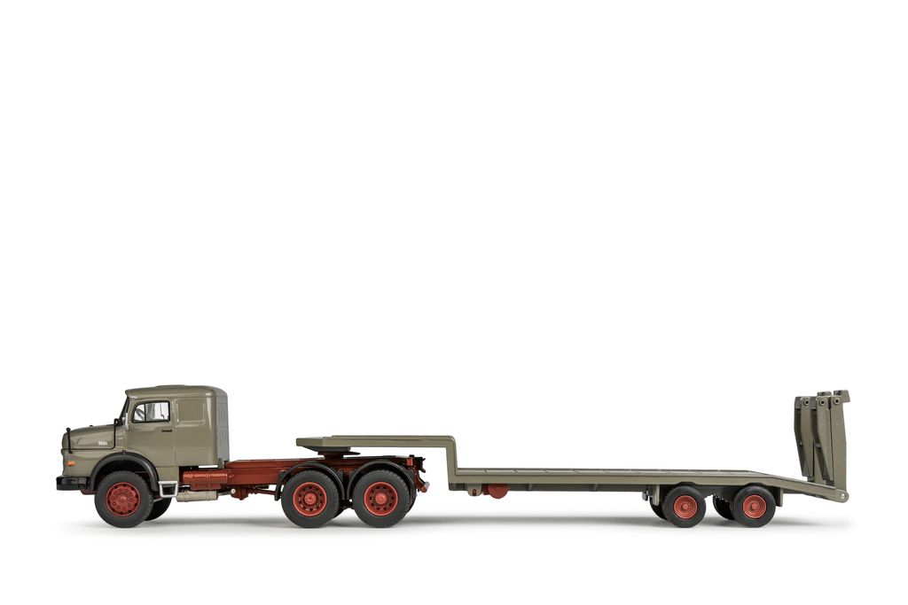 1064-02-MB-LAS2624-Tieflader-Links