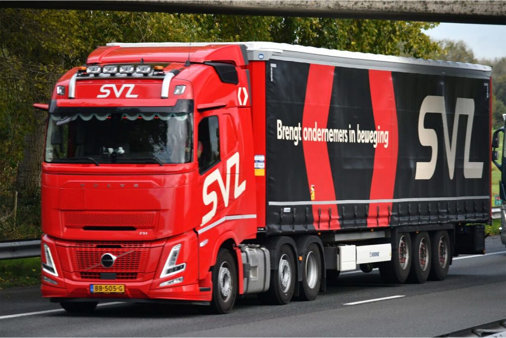svz-volvo-fh-aero-globetrotter-6x2-twin-1
