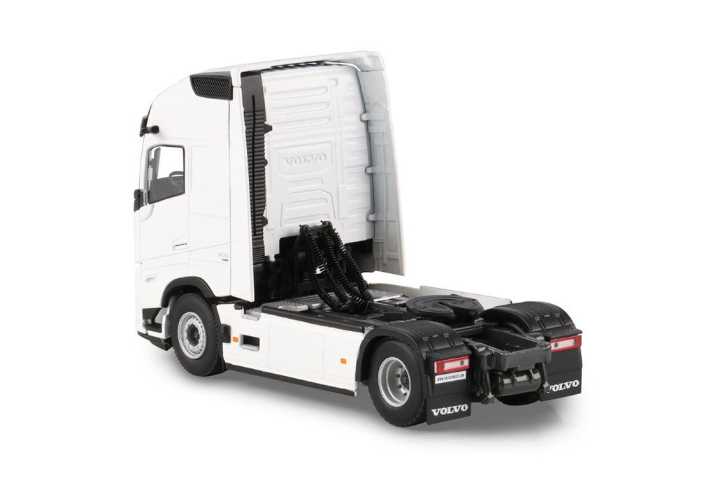 white-line-volvo-fh-aero-globetrotter-x (2)