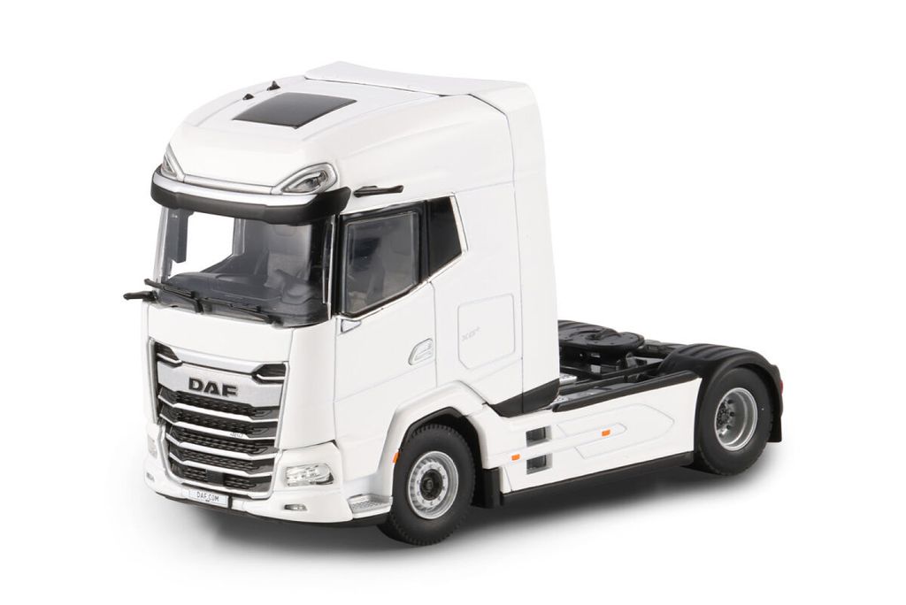 white-line-daf-xg-my25-4x2-1