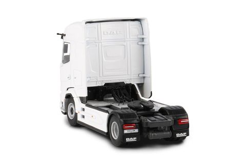 white-line-daf-xg-my25-4x2 (2)