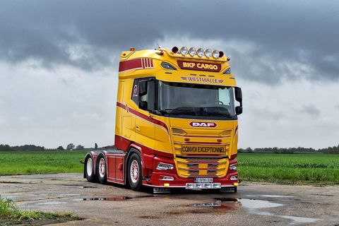 bkp-cargo-daf-xg-6x2-twin-steer