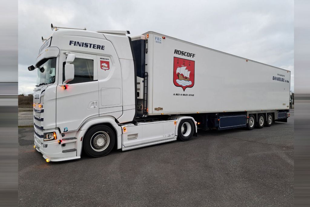 danielou-scania-s-highline-cs20h-4x2-re (1)