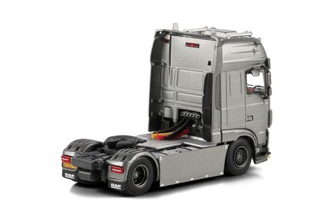 armor-express-daf-xf-super-space-cab-my (1)