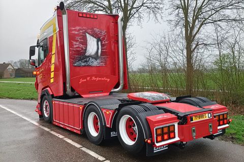 jan-c-swijnenburg-daf-xg-6x2-tag-axle (1)