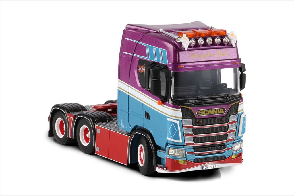 christoffer-fjeld-scania-s-highline-cs2 (2)