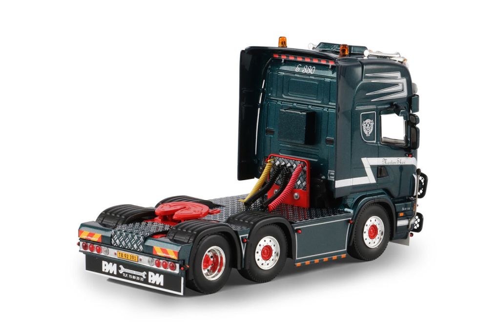 morten-skov-scania-4-series-topline-6x2 (1)