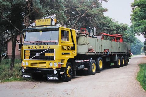 haukes-volvo-f10-6x2-tag-axle-classic-b