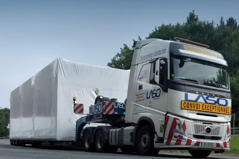 laso-volvo-fh-aero-globetrotter-6x4-eur (4)