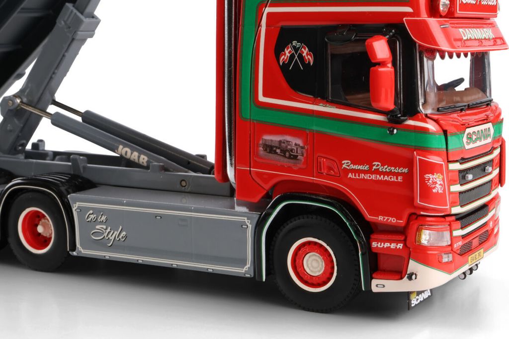 ronnie-petersen-scania-r-highline-cr20h (7)
