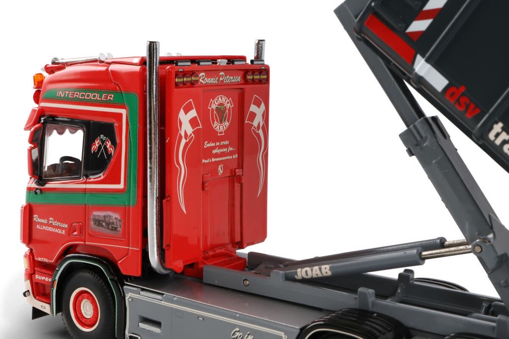 ronnie-petersen-scania-r-highline-cr20h (6)