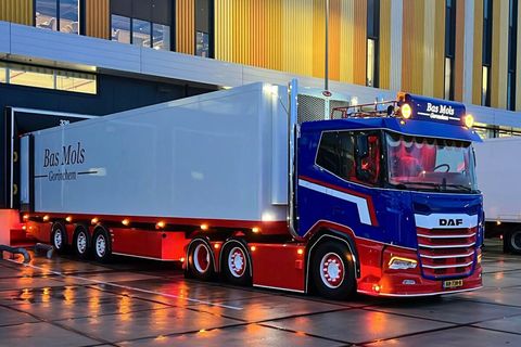 bas-mols-daf-xf-sl-my25-6x2-twin-steer
