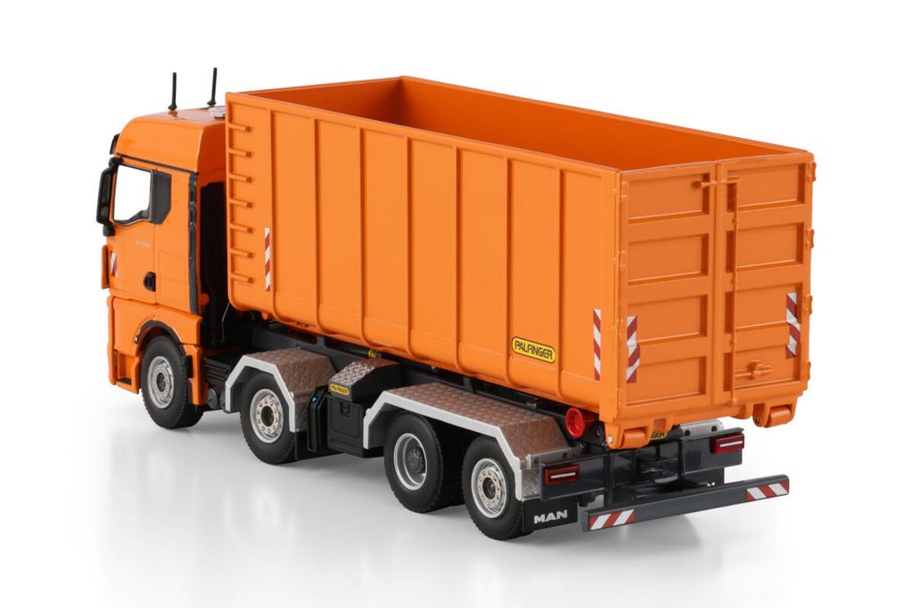 premium-line-man-tgx-gm-riged-truck-wit (2)