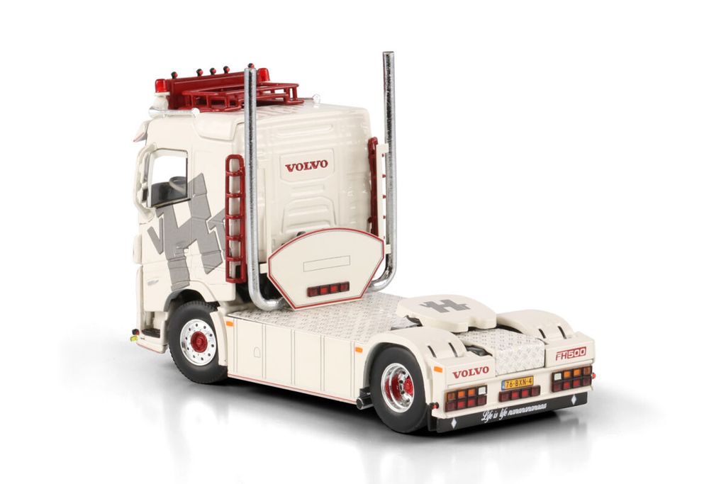 van-houten-volvo-fh5-sleeper-cab-4x2 (2)