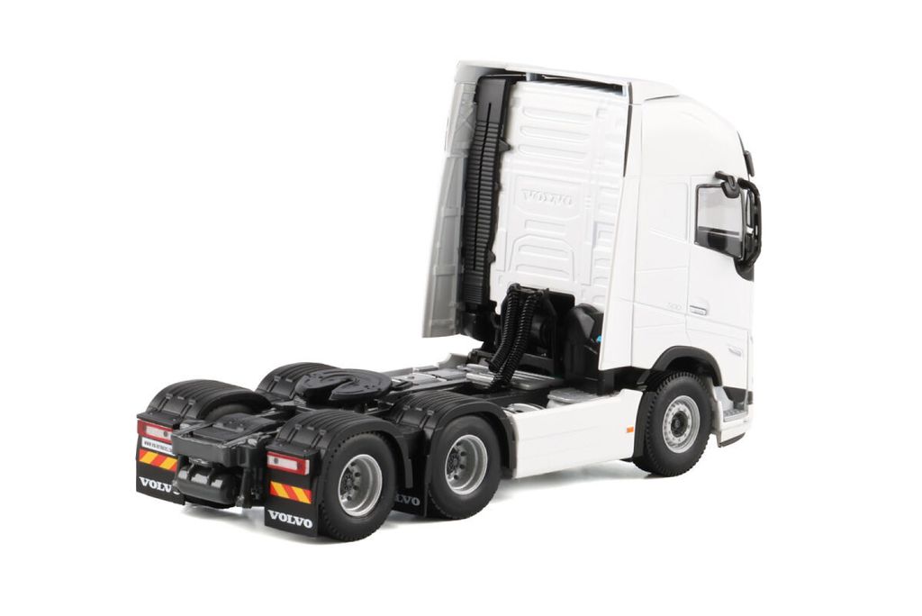 white-line-volvo-fh5-my2024-globetrotte-1 (1)