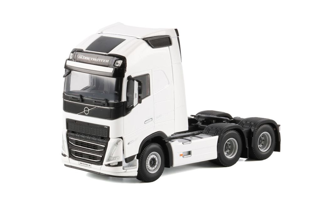 white-line-volvo-fh5-my2024-globetrotte-1