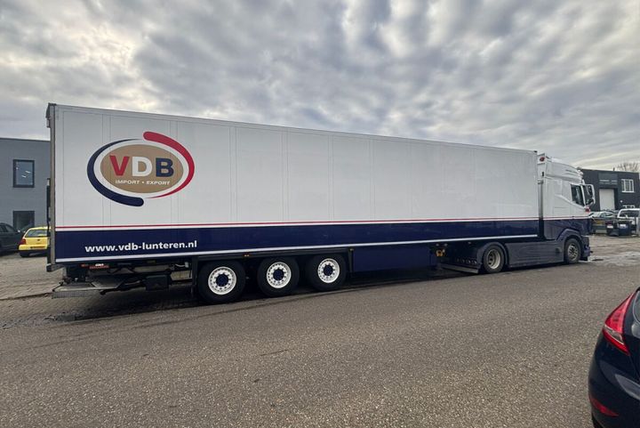 vdb-lunteren-daf-xg-my25-4x2-reefer-tr (1)