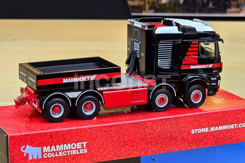 Mammoet; Mercedes-Benz Arocs MP5 SLT Stream Space 8x6 + Ballastbox