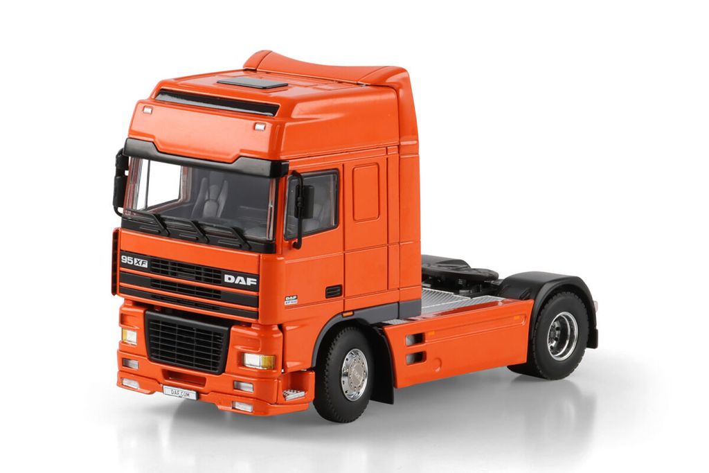 premium-line-daf-95xf-super-space-cab (4)