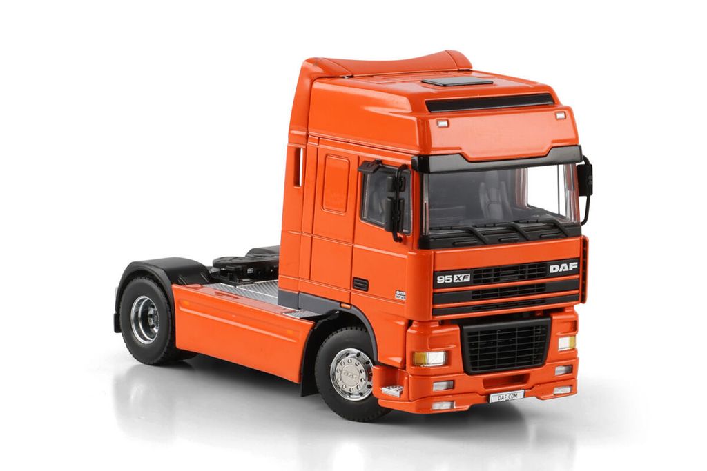 premium-line-daf-95xf-super-space-cab (3)