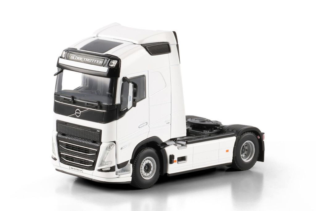white-line-volvo-fh5-my2024-globetrotte
