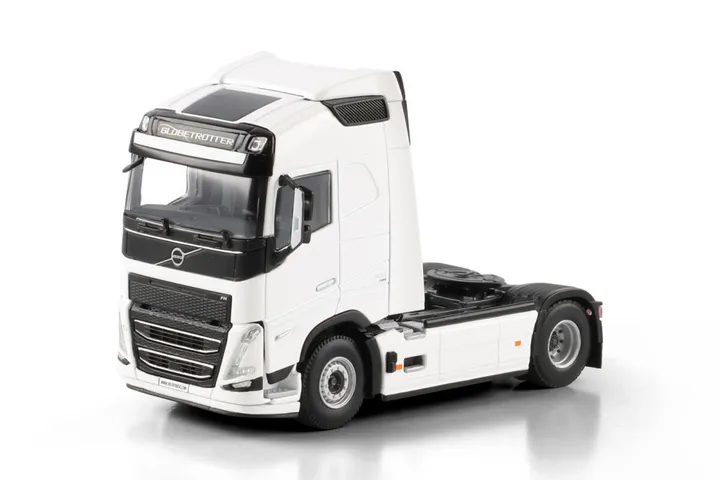 white-line-volvo-fh5-my2024-globetrotte
