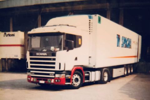 tirspagna-scania-4-series-flat-roof-4x2