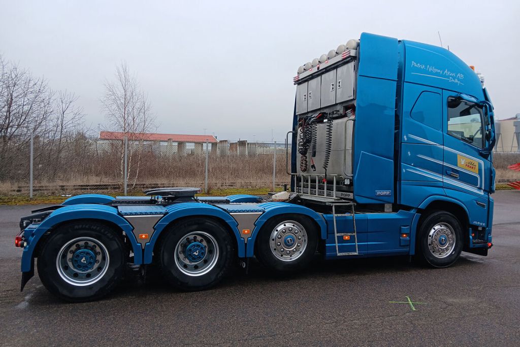 akka-frakt-volvo-fh5-globetrotter-xl-8x (2)