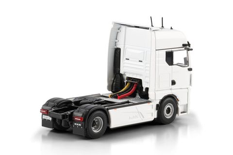 white-line-man-tgx-gx-4x2 (1)