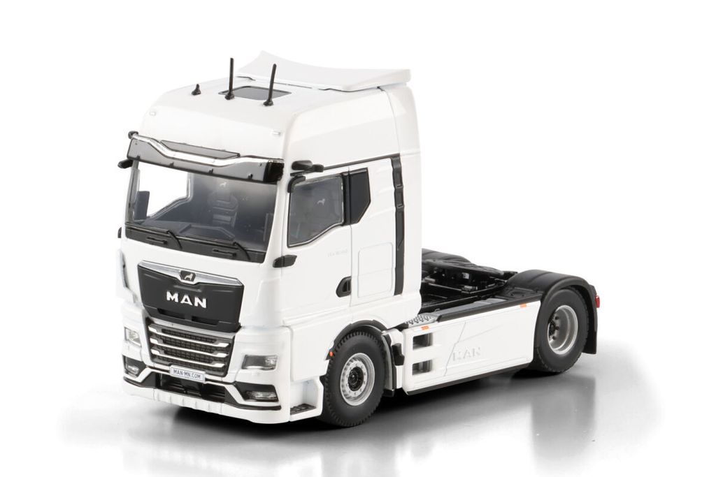 white-line-man-tgx-gx-4x2 (4)