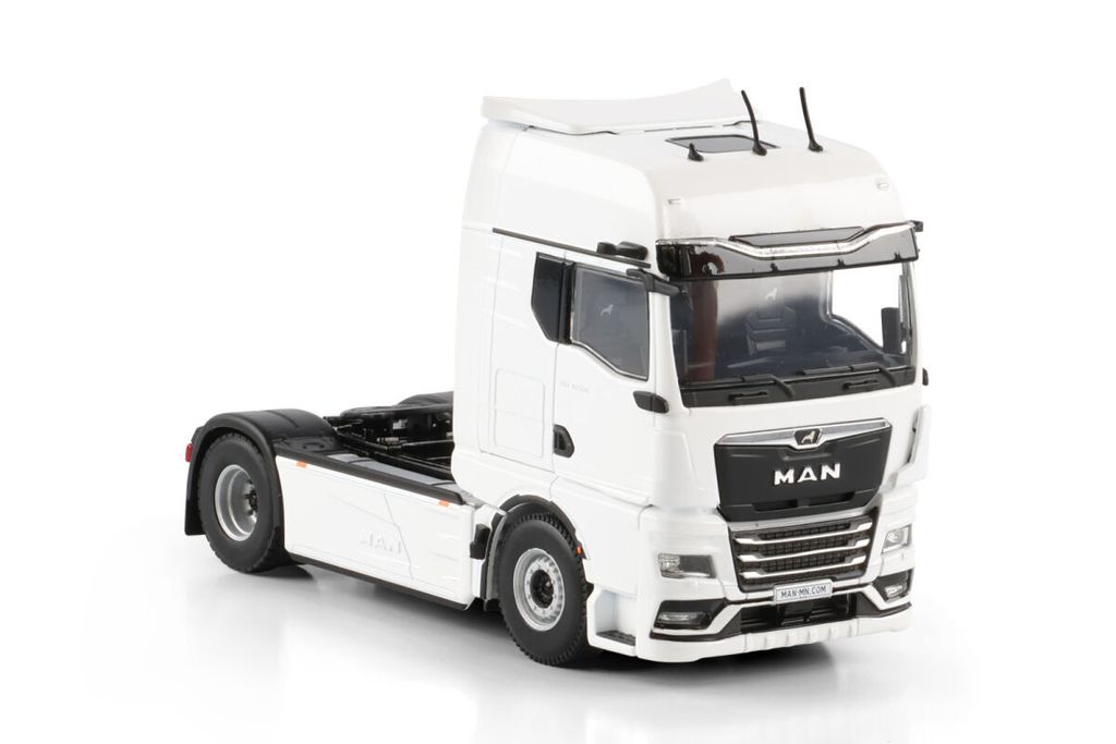 white-line-man-tgx-gx-4x2 (3)