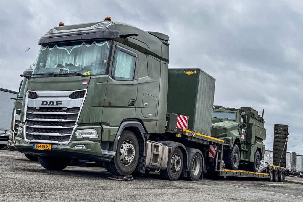 defensie-nl-daf-xg-6x2-twin-steer-semi