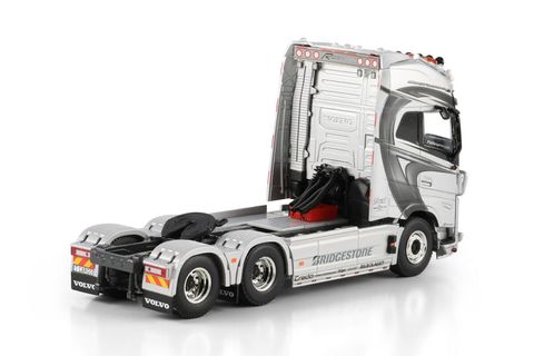 tank-cargo-volvo-fh5-globetrotter-xl-6x (1)