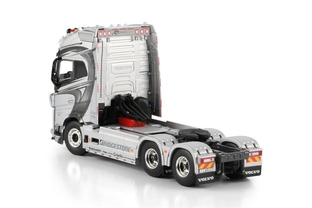 tank-cargo-volvo-fh5-globetrotter-xl-6x (2)