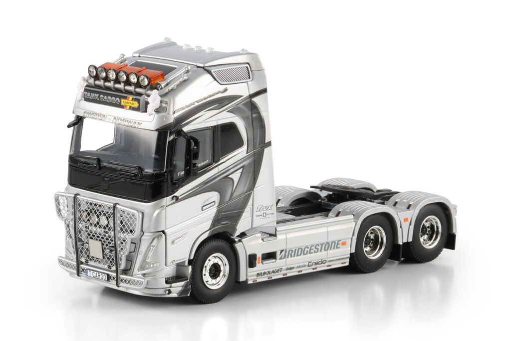 tank-cargo-volvo-fh5-globetrotter-xl-6x