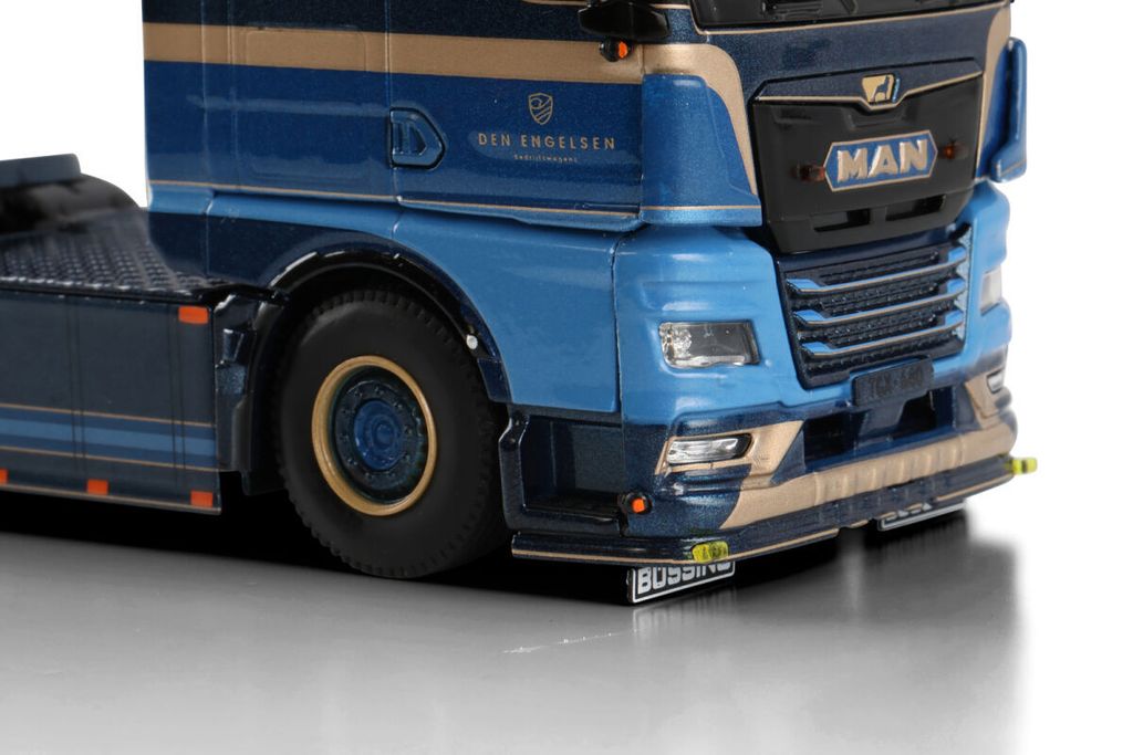 den-engelsen-man-tgx-gx-4x2 (7)