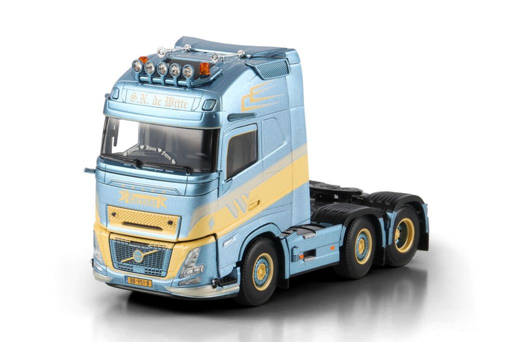 s-n-de-witte-volvo-fh-aero-globetrotte (4)