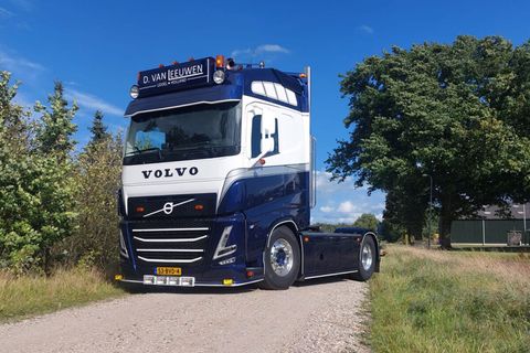 d-van-leeuwen-volvo-fh5-globetrotter-4