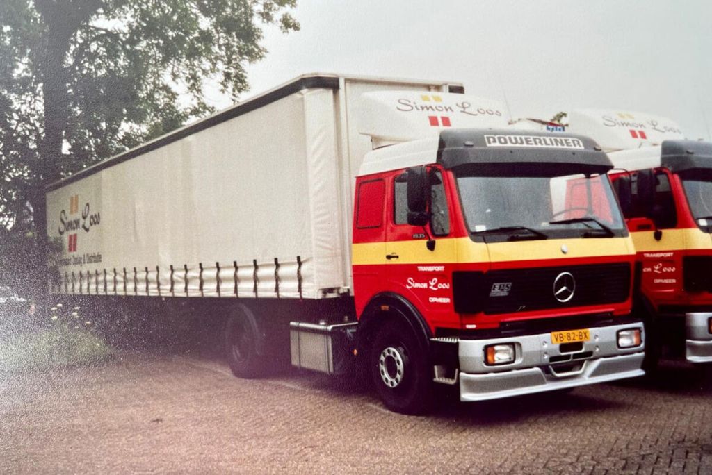 simon-loos-mercedes-benz-ng-flat-roof-4
