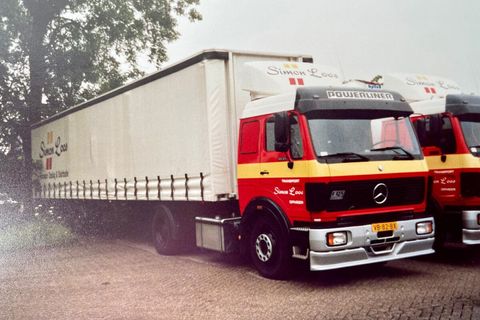 simon-loos-mercedes-benz-ng-flat-roof-4