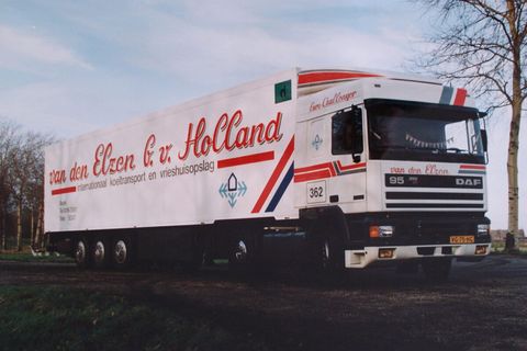 van-den-elzen-daf-95-space-cab-4x2-reef