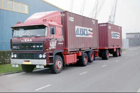 vd-kaa-daf-3600-6x2-tag-axle-riged-cont