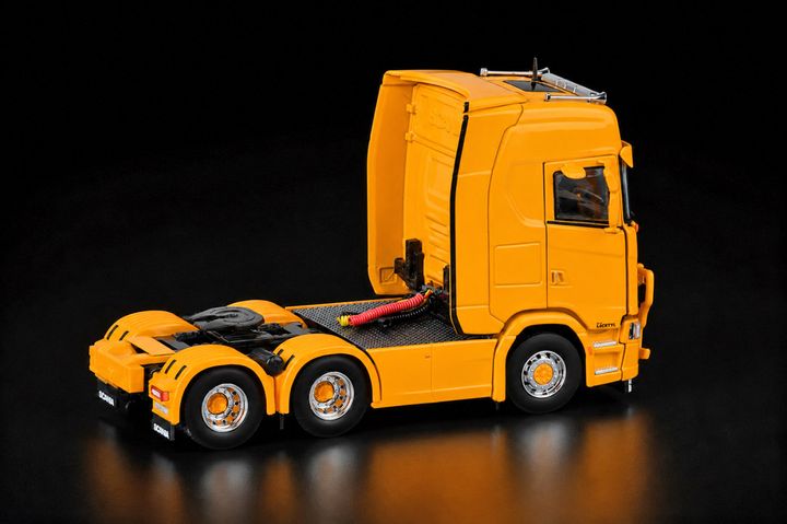 tabergs-scania-s-highroof-6x4 (1)