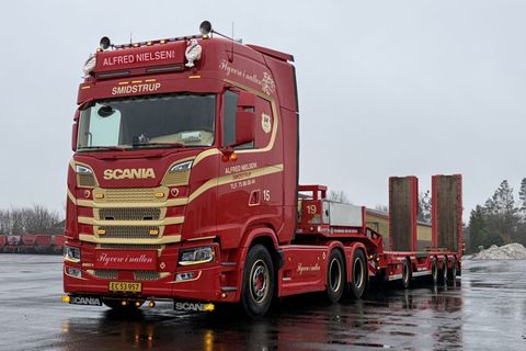 alfred-nielsen-scania-s-highline-cs20h