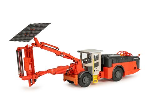 2528-0-Sandvik-DS412iE-Schr-g-Vorne