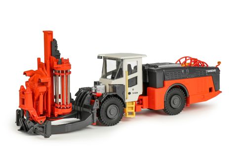2529-0-Sandvik-DL422iE-Schr-g-Vorne